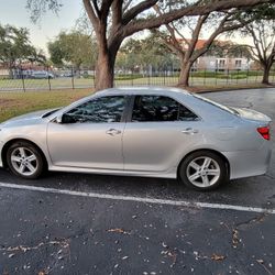 2012 Toyota Camry - SE Sedan 4D