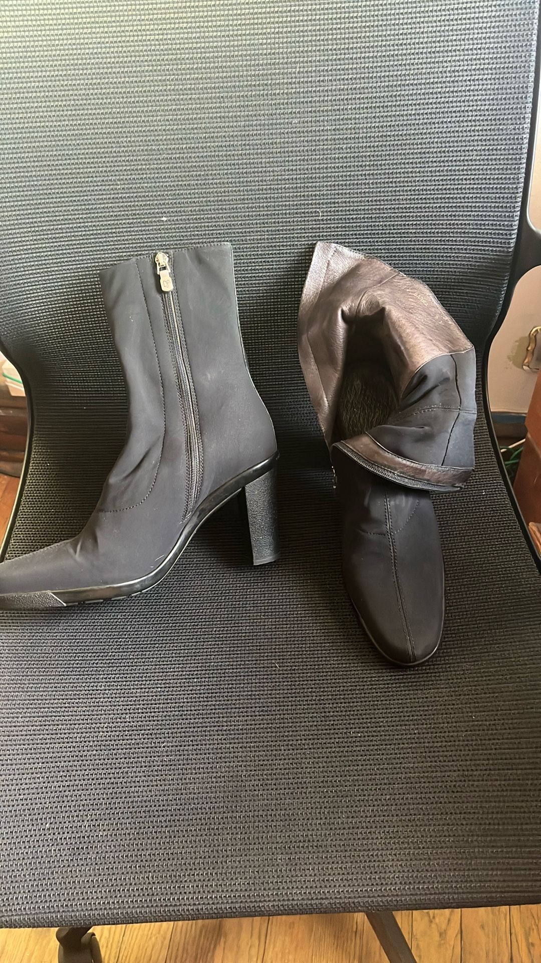Donald J Pioneer Women’s Side Zip Block Heel Round Toe Nylon Black Boots - Size 10
