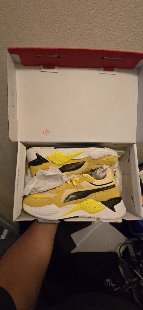 Puma X Pokémon Size 10 Mens
