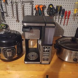 NINJA COFFEE MAKER/PRESURE COOKER/CROCKPOT