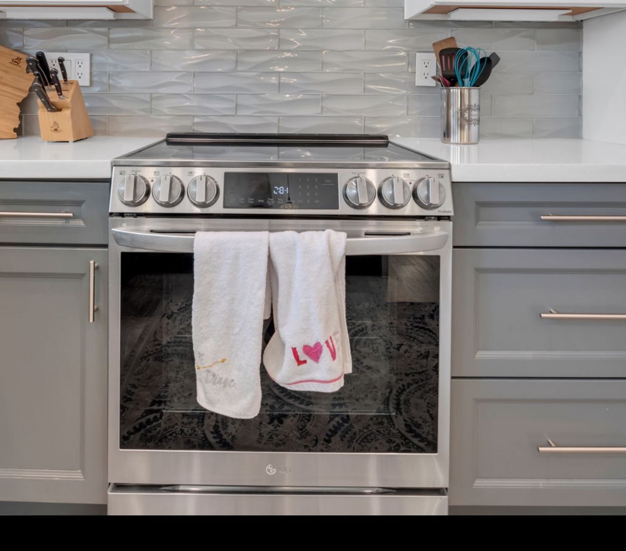 30 in. 6.3 cu. ft. Smart Electric Range with Fan Convection, Air Fry