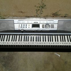 Yamaha DGX-202 76-Note Portable Keyboard