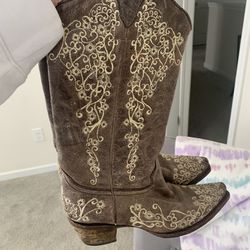 Cowgirl Boots Size 8