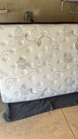 Mattress & Box Spring Queen