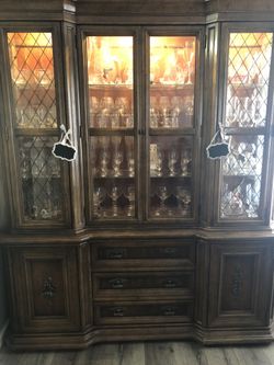 China Cabinet / Chinero