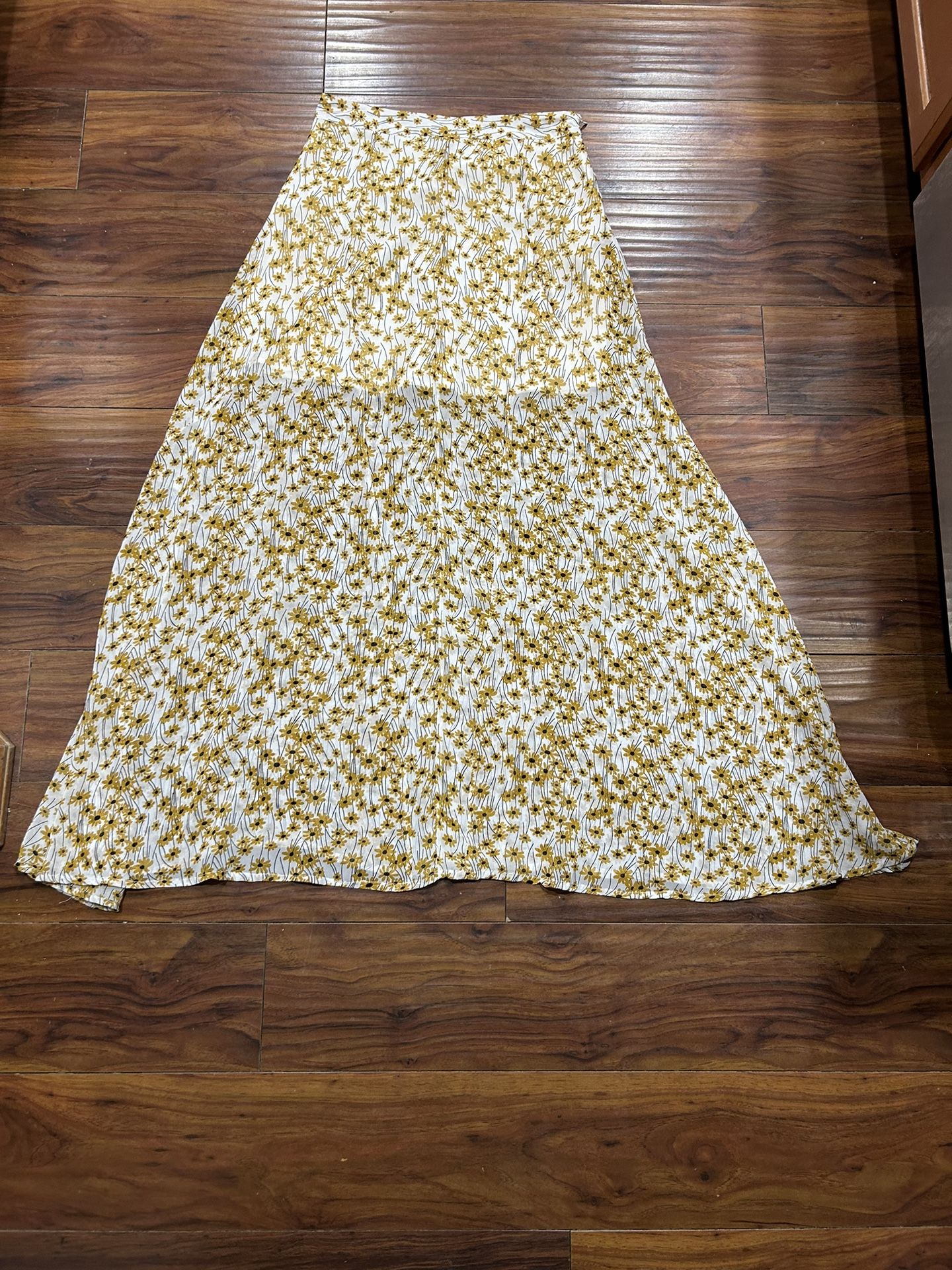 Skirt, LuLu’s Floral Skirt Size Medium