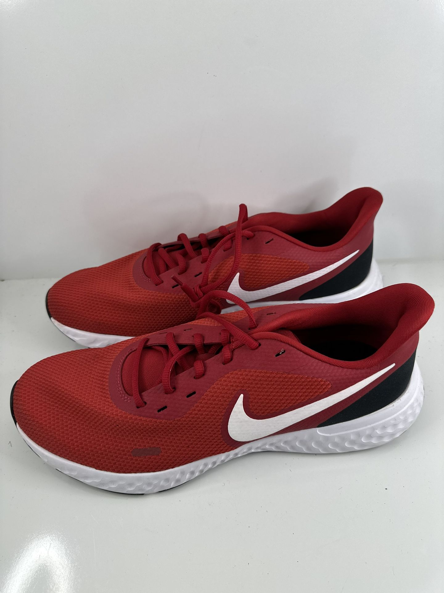 NEW Nike Revolution 5 Running Shoes BQ3204-600 Men's US 13 Red/Black/White