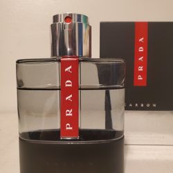 Prada Luna Rossa: Carbon