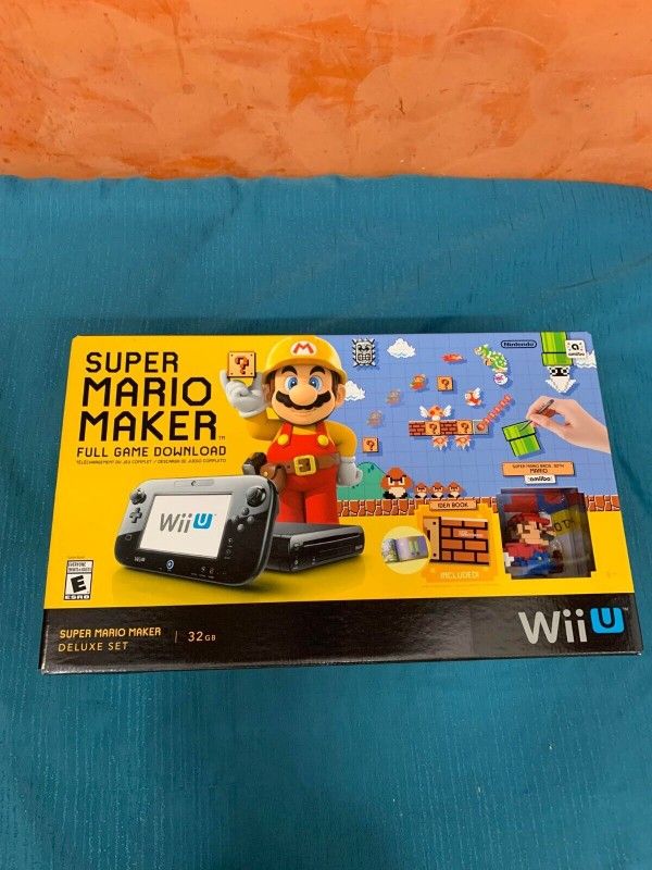 Nintendo Wii U Console Super Mario Maker Deluxe Set 32GB BRAND NEW With AMIIBO