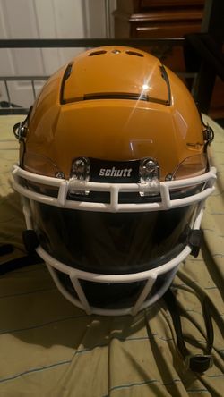 F7 vtd (large)Schutt Football Helmet with Face Mask