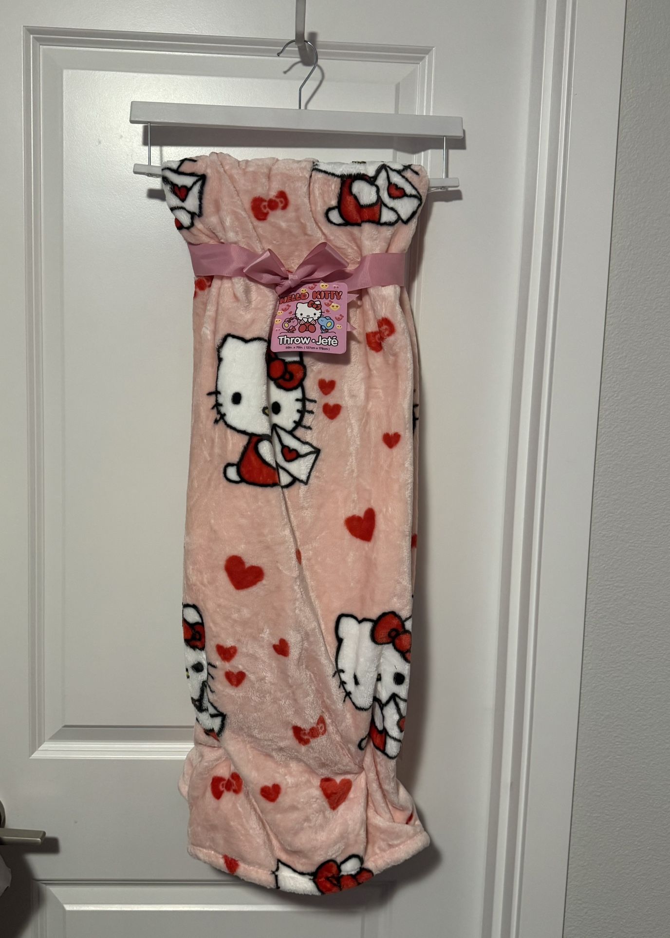 Sanrio Hello Kitty Valentine's Day Envelope Throw Blanket NWT