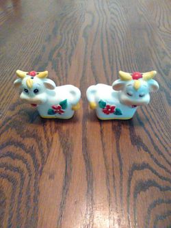 Cow salt/ pepper shakers