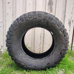 BF Goodrich All Terrain T/A KM2 35X12.50R18LT