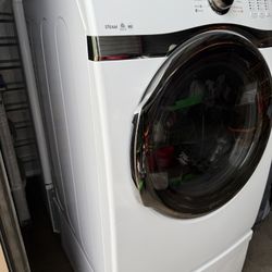 Washer & dryer Set Fairly new 