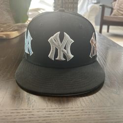 Supreme New York Yankees Kanji New Era Fitted Hat