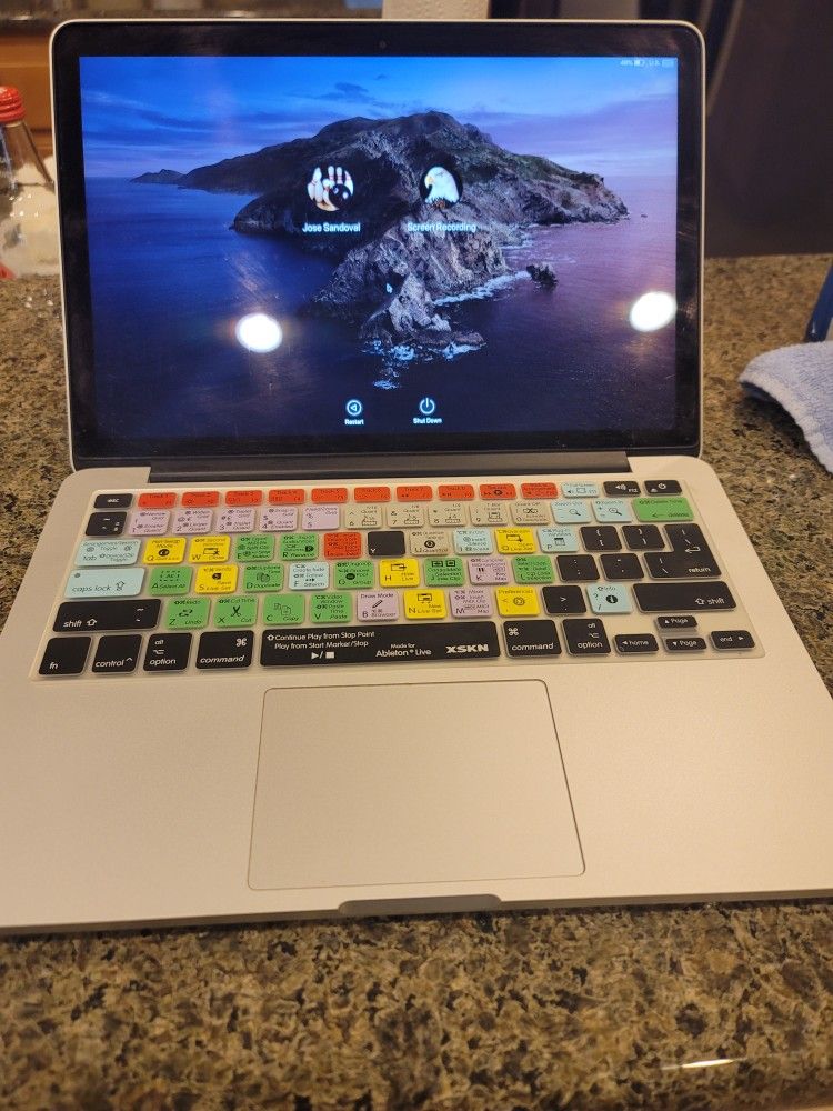 SURFACE PRO 4 WITH KEYBOARD AND Macbook Pro Mid 2014 13inch Retina Display