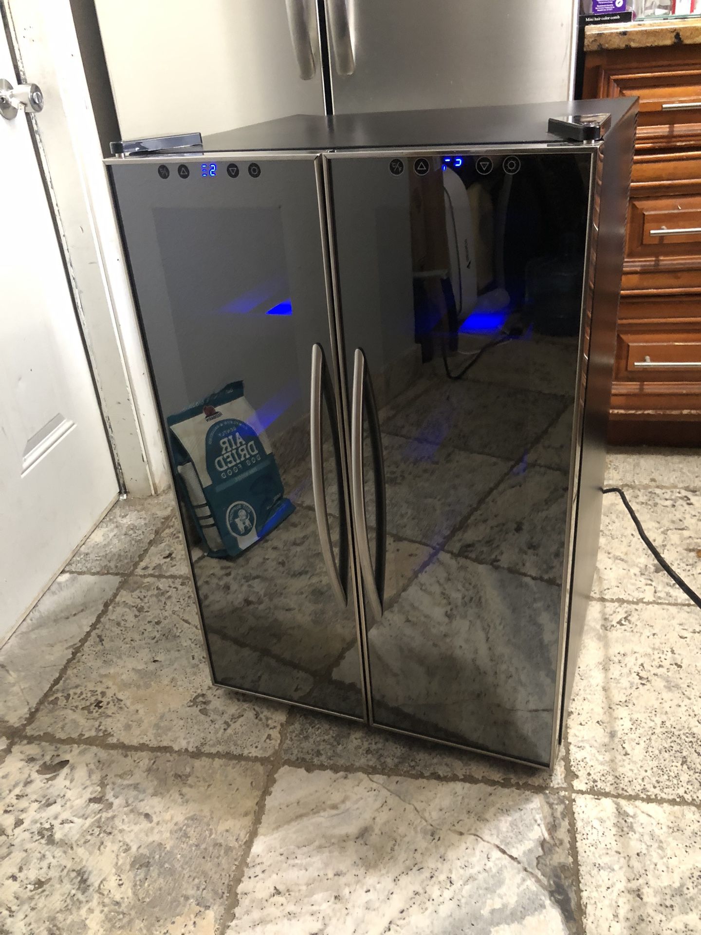 Bottles Mirrored Black Dual Zone Cooling Freestanding Indoor Wine