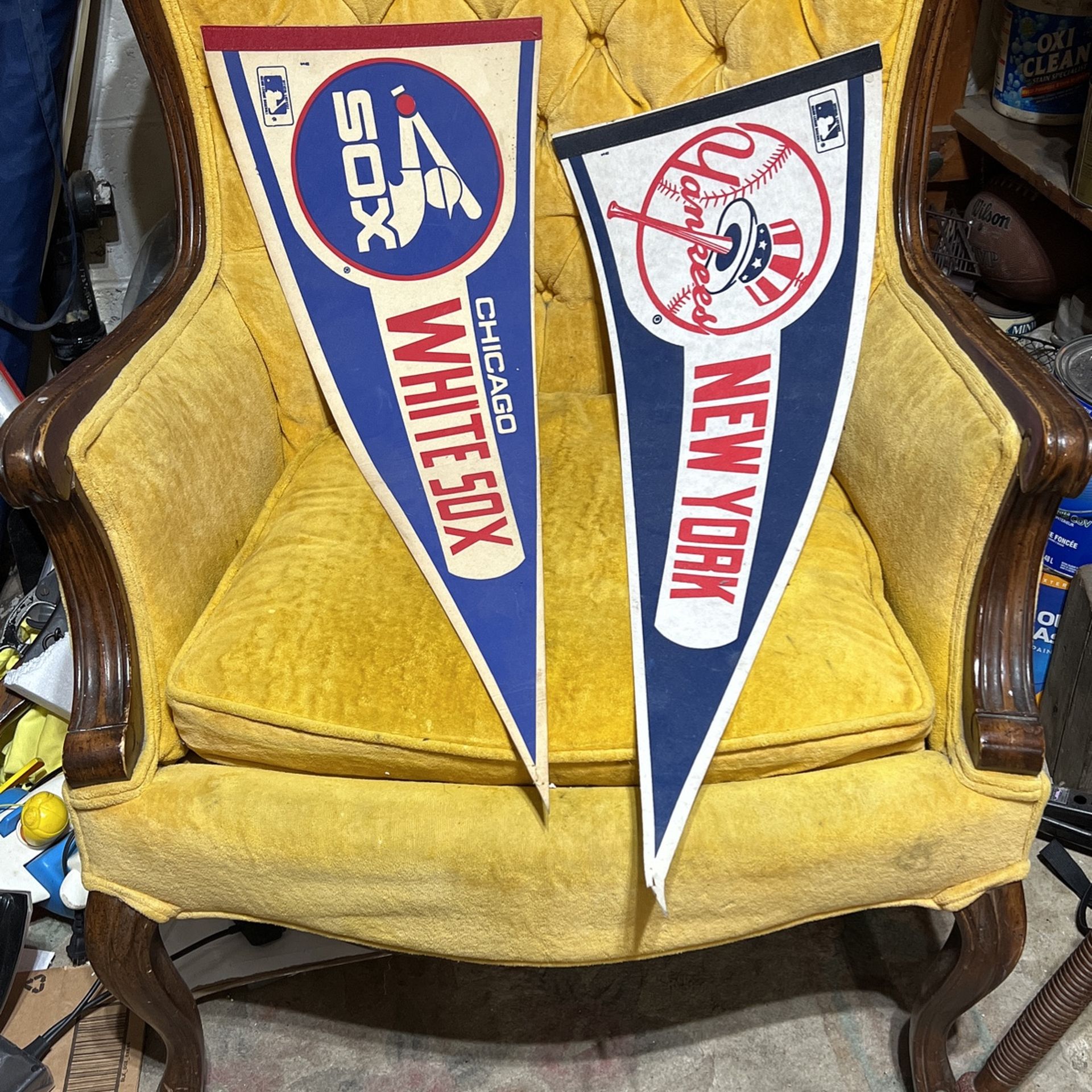2 Vintage pennants ñ Monroeville