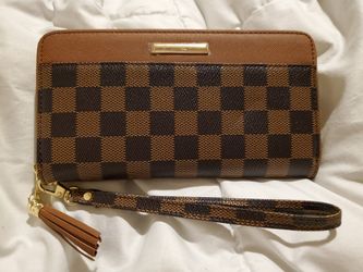 New checkered wristlet wallet + squeeze coin purse