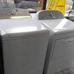 Whirlpool Washer And Gas Dryer Set For $680