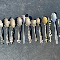Lot of 11 Vintage Sterling Silver & Gilt Souvenir Decorative Spoons – SSMC & assorted handles