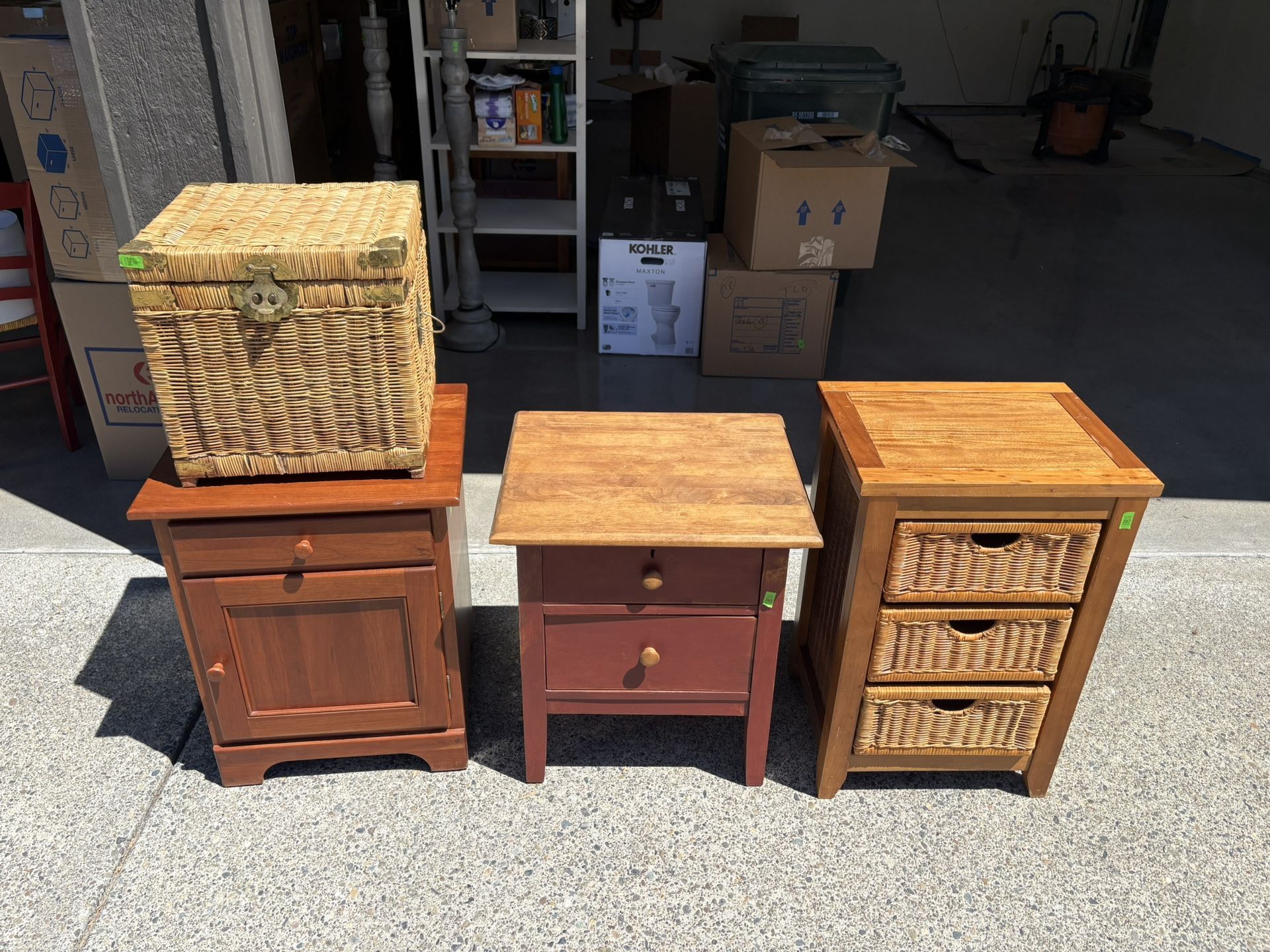 Night stand / end table / wicker box Free