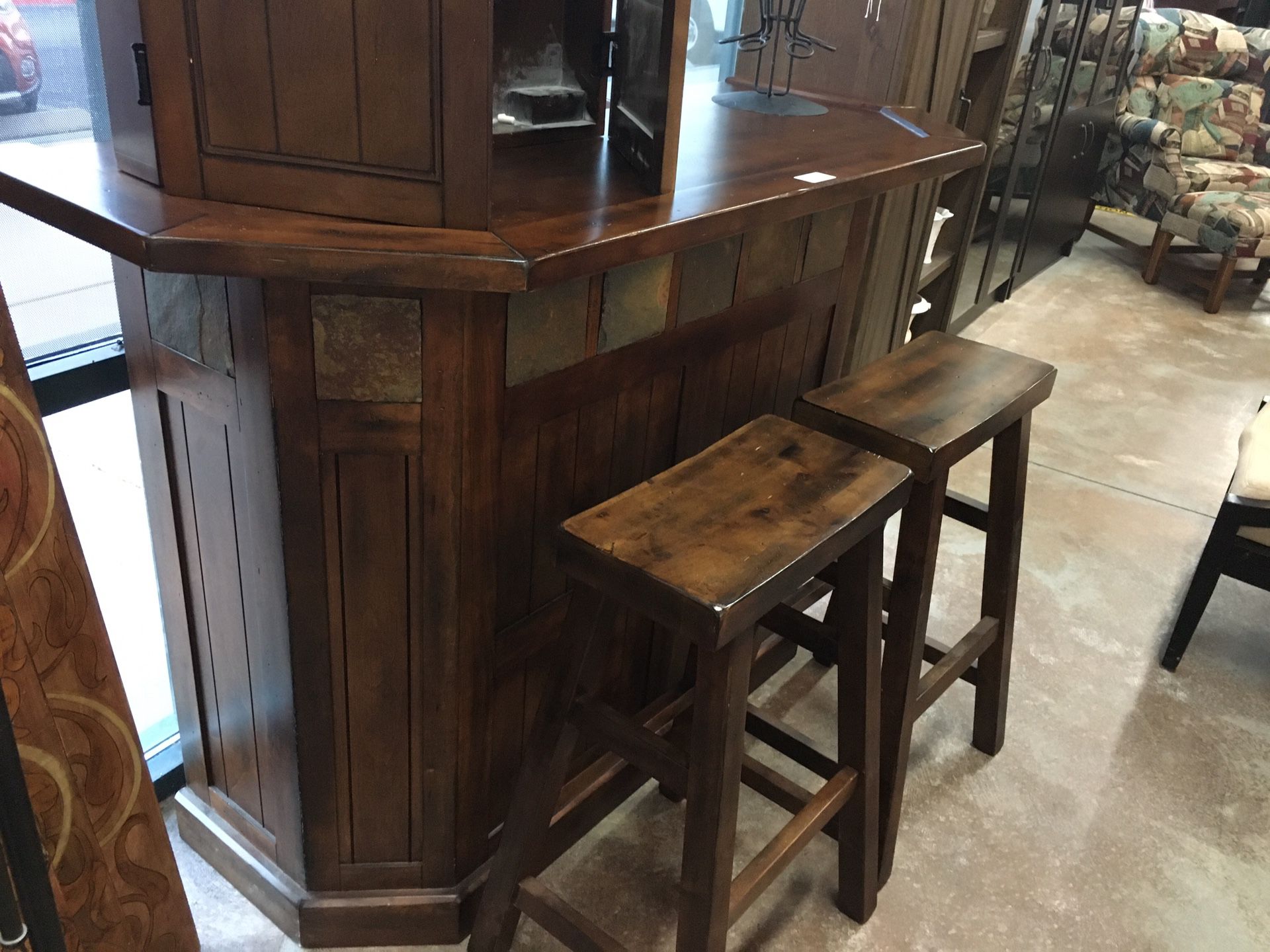 Bar with 2 Stools