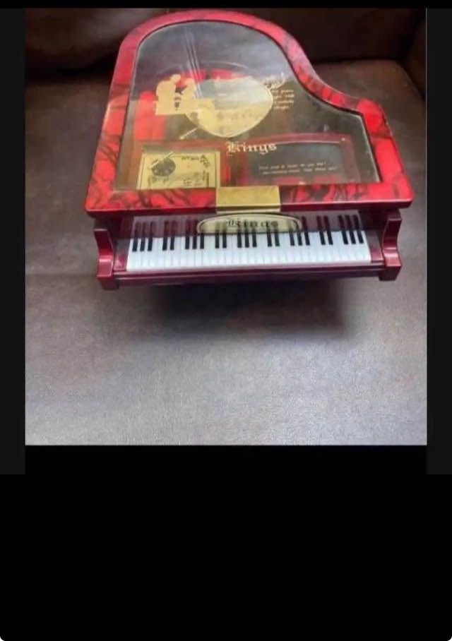 Kings way music box