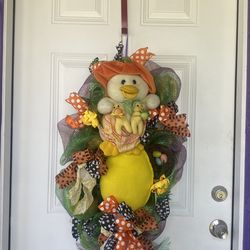 Seasonal Easter Wreath/Features Baby Chicks