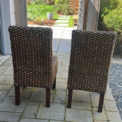 Free Dining chairs must pick up today.