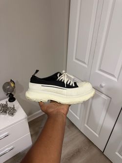 Alexander McQueen Tread Slick Low Sneakers