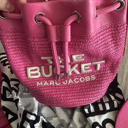 Marc Jacob’s Bucket Bag Pink Woven
