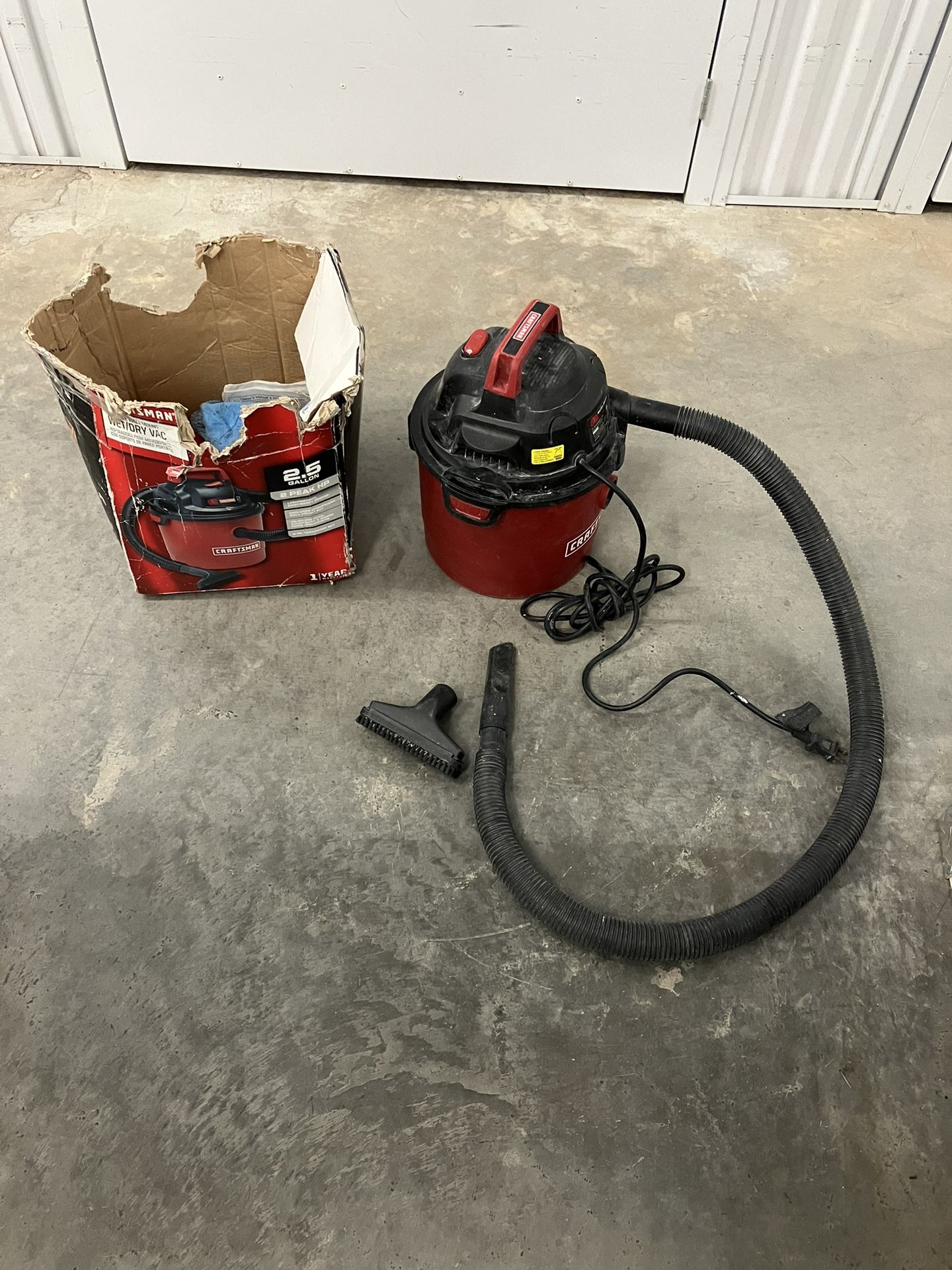 Craftman 2.5 Wet And Dray Vac