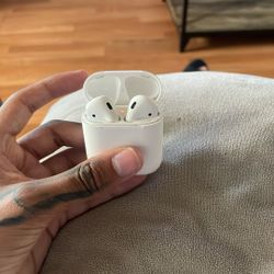 Airpods Old Version