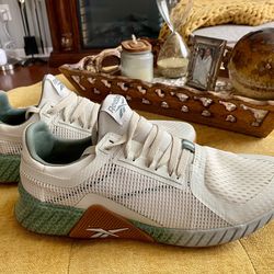 New Men’s Reebok Galaxy5 Sneakers, Size 10 (Green & White)