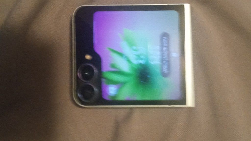 Samsung Galaxy Flip 6 (Xfinity)