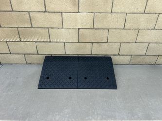 NEW Driveway/Curb/Sidewalks 7" Rubber Ramp Threshold