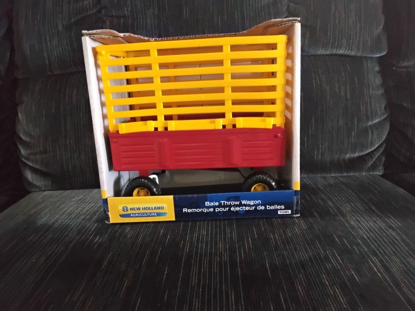 Ertl New Holland Bale Wagon 1/16 scale