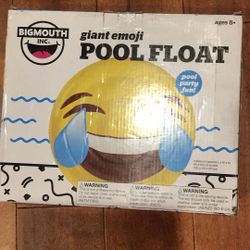 Giant Pool Float Emoji Ages 8 &up