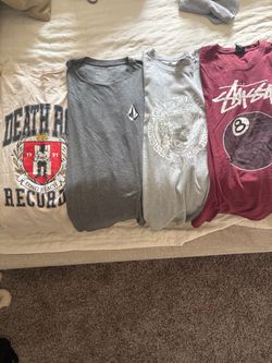 Bundle of 4 Graphic T-Shirts – Stussy, Volcom & More