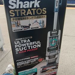 SHARK STRATUS POWERED LIFT AWAY UPRIGHT VACUUM