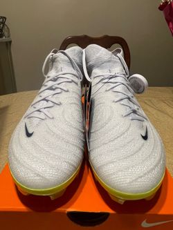 Soccer cleats