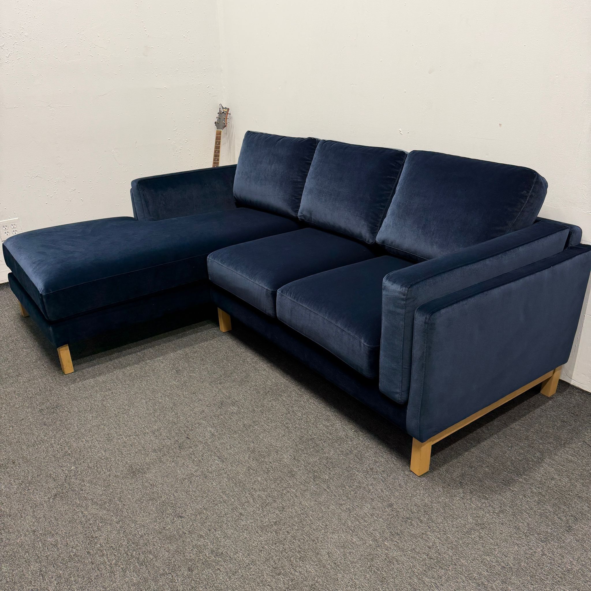 Just Unboxed* Gaby 3-Seat Left Chaise Sectional Couch (Navy Blue Velvet) X 50% OFF X Can Deliver