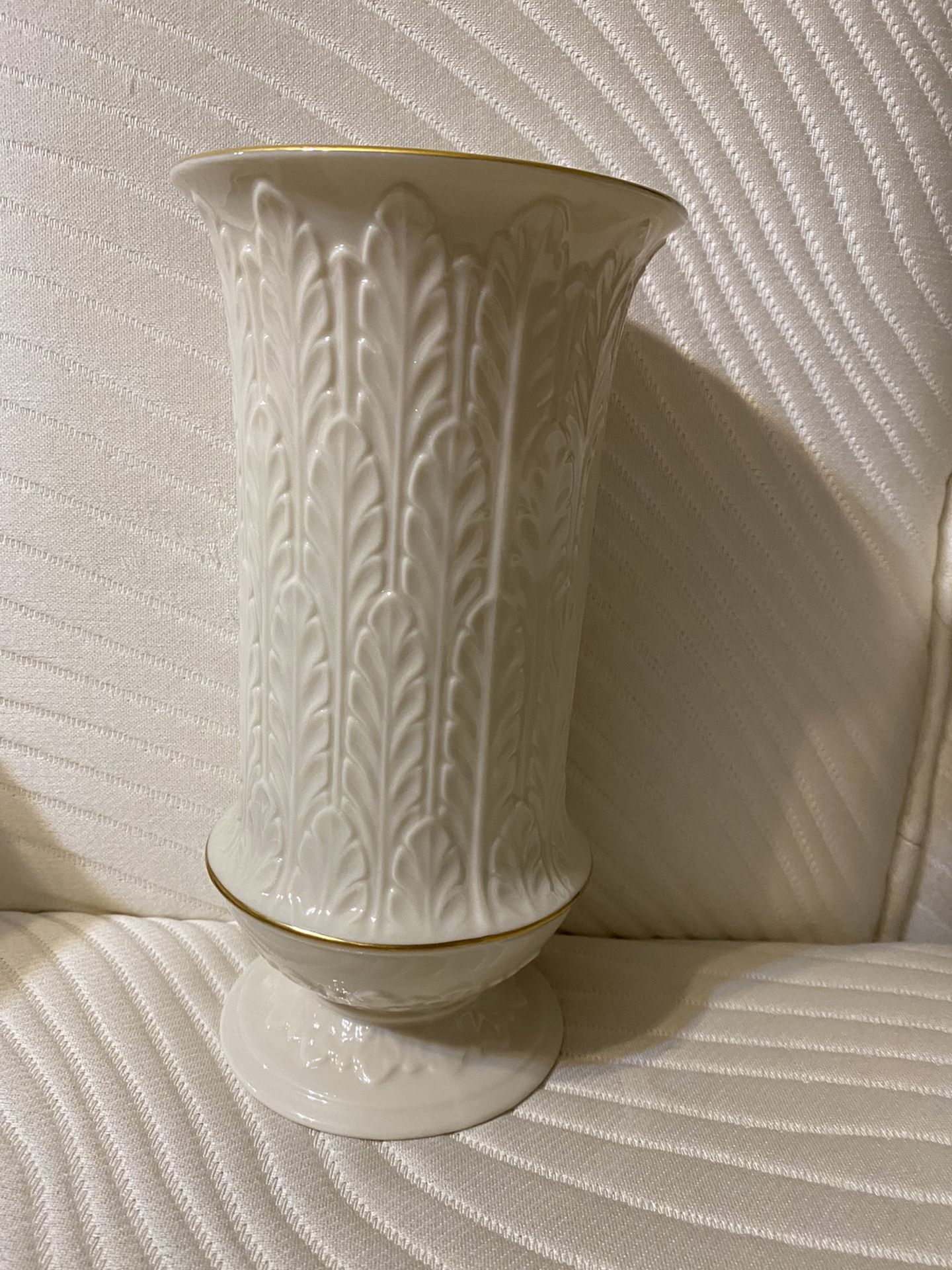 Lenox Porcelain Gold Trim Autumn Leaf Collection Footed Vase
