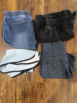 **CLOSET CIEAN OUT** Lot of Women’s shorts