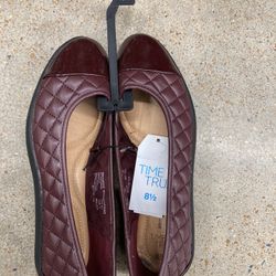 NWT Women Memory Foam Flats Size 8.5