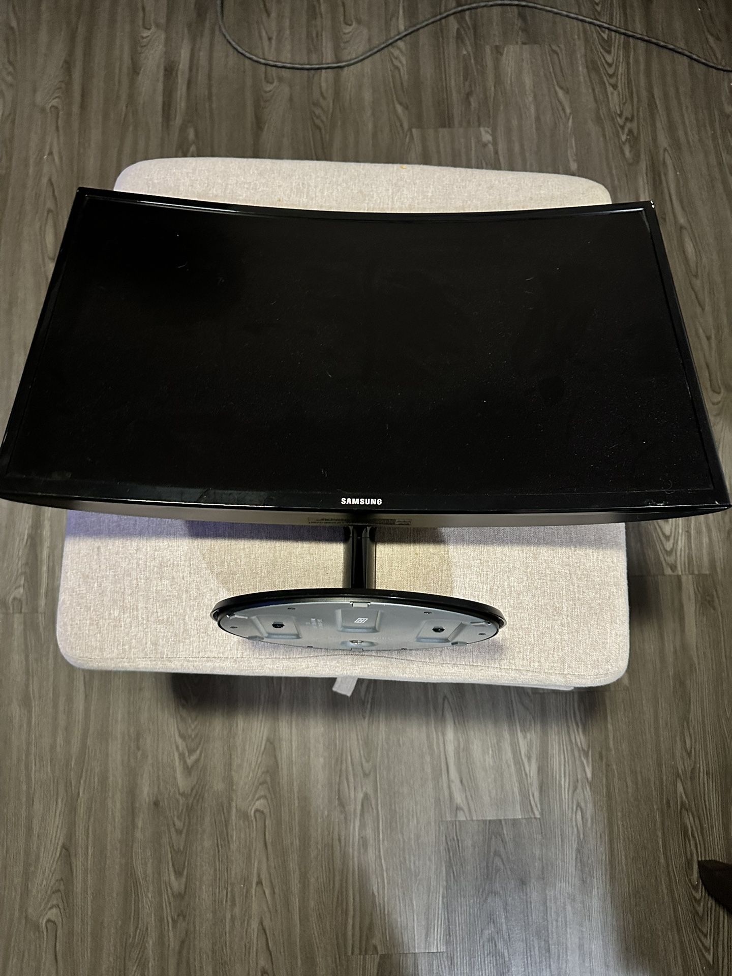 Curved Monitor