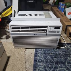 LG Air Conditioner 8,000 BTU