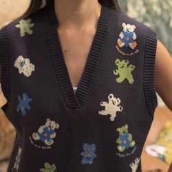 Cider Women's Navy Blue Sweater Vest with Bears Casual Funky Retro Size Medium 
