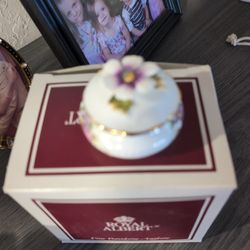 ROYAL ALBERT SMALL TRINKET BOX 
